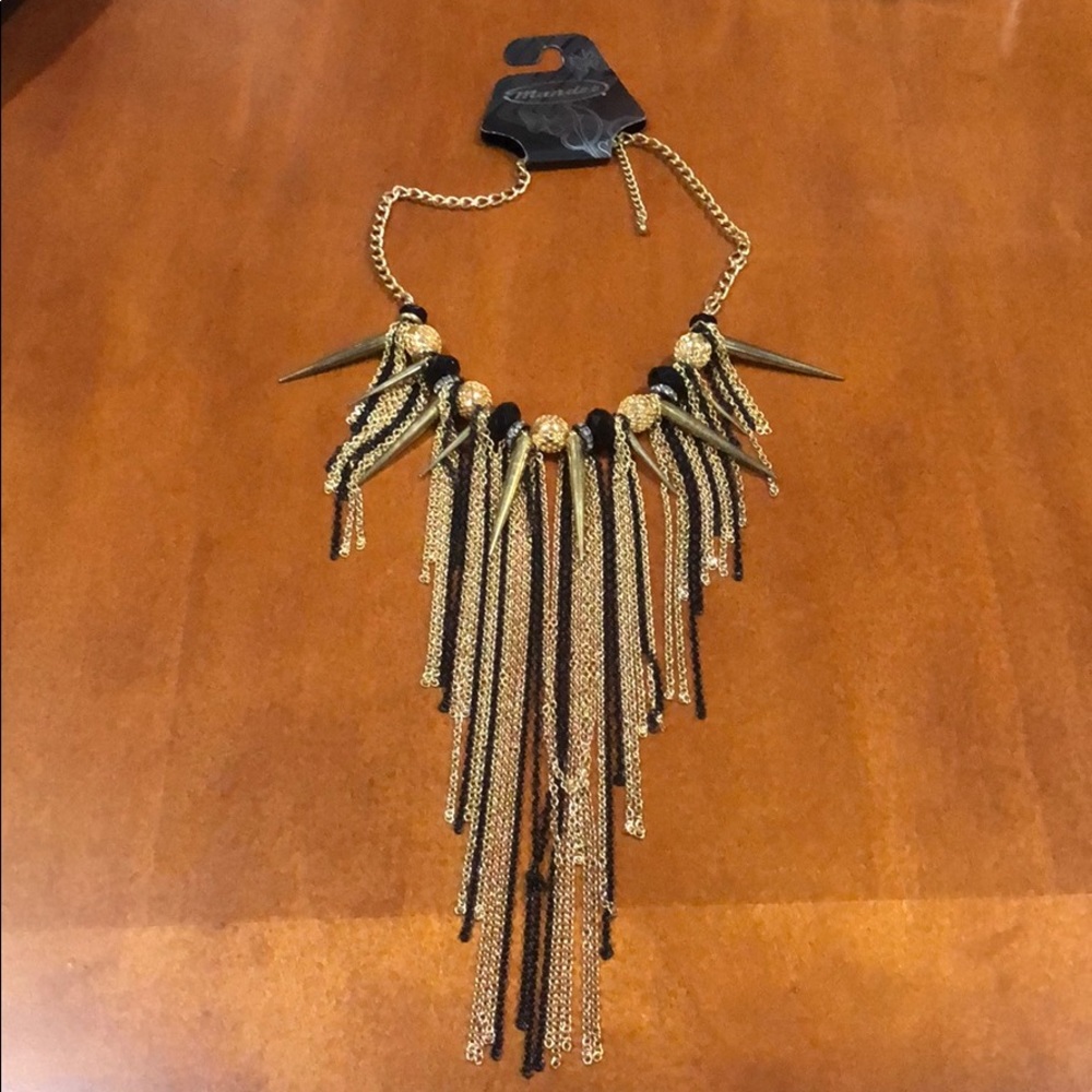 Costume jewelry necklace